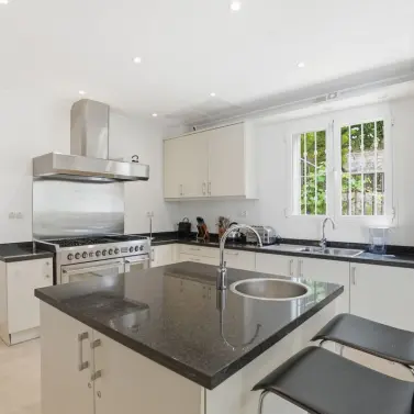 Venta de villa independiente en Istán