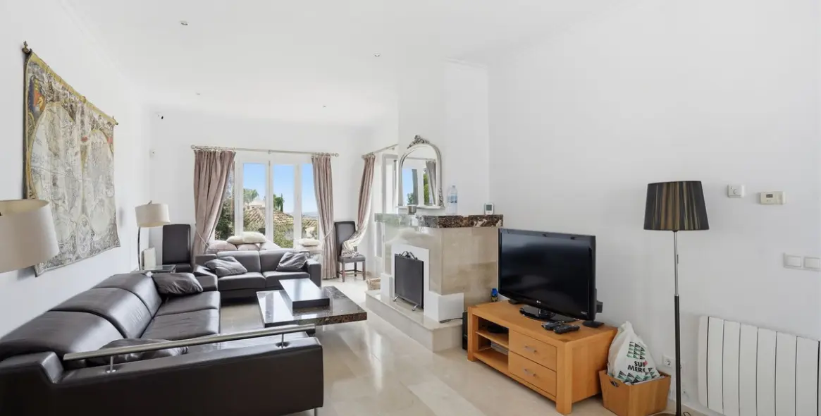 Venta de villa independiente en Istán 7
