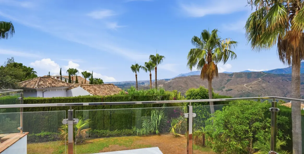 Venta de villa independiente en Istán 18