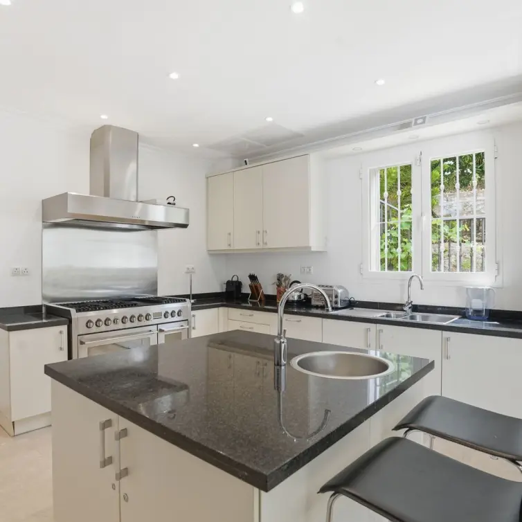 Venta de villa independiente en Istán