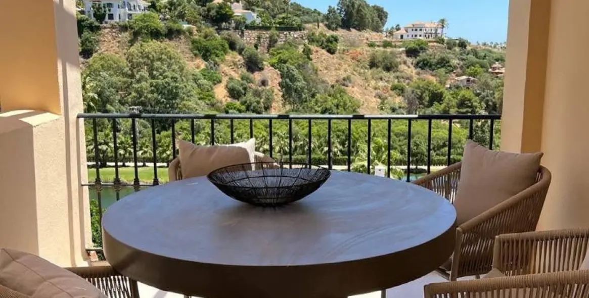 Short-term rent of middle floor apartment in La Quinta 1