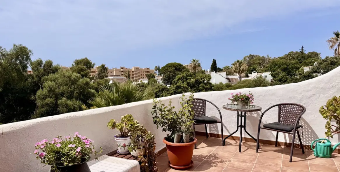Venta de apartamento en planta baja en Calahonda 1