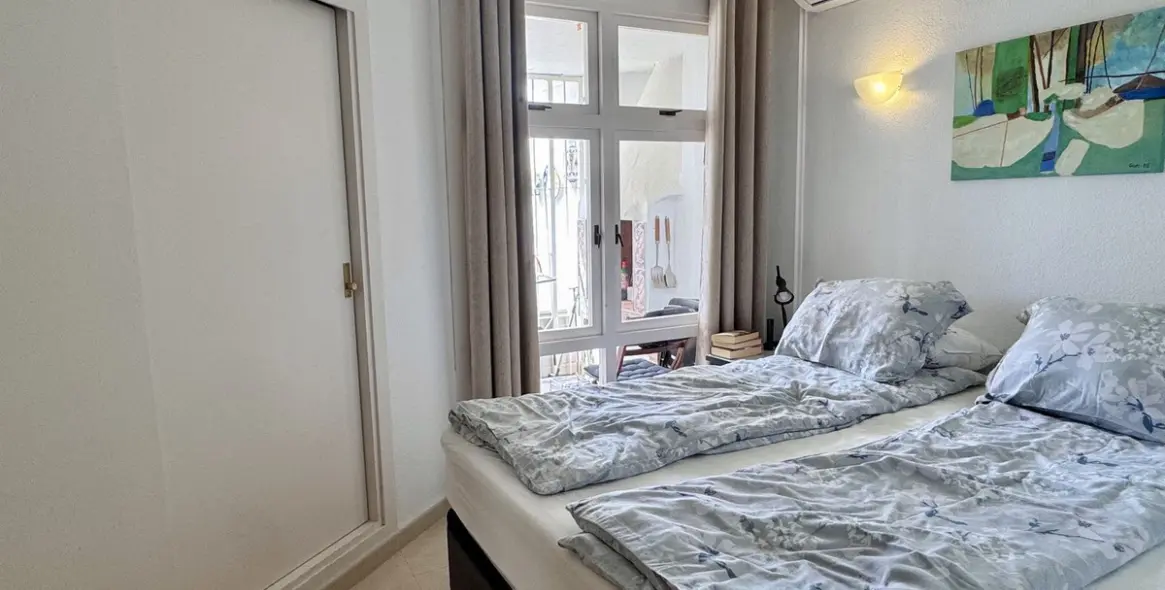 Venta de apartamento en planta baja en Calahonda 12