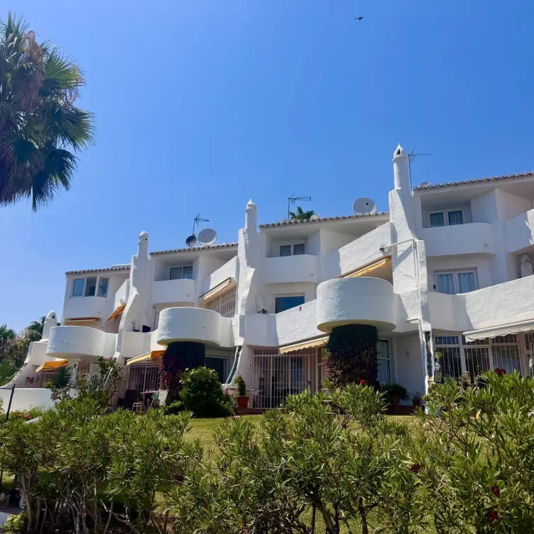 Venta de apartamento en planta baja en Calahonda