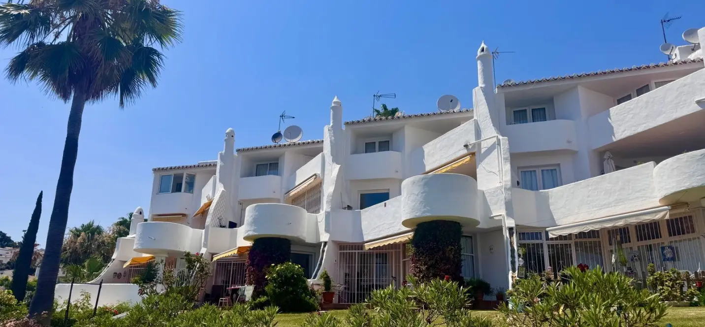 Venta de apartamento en planta baja en Calahonda 0
