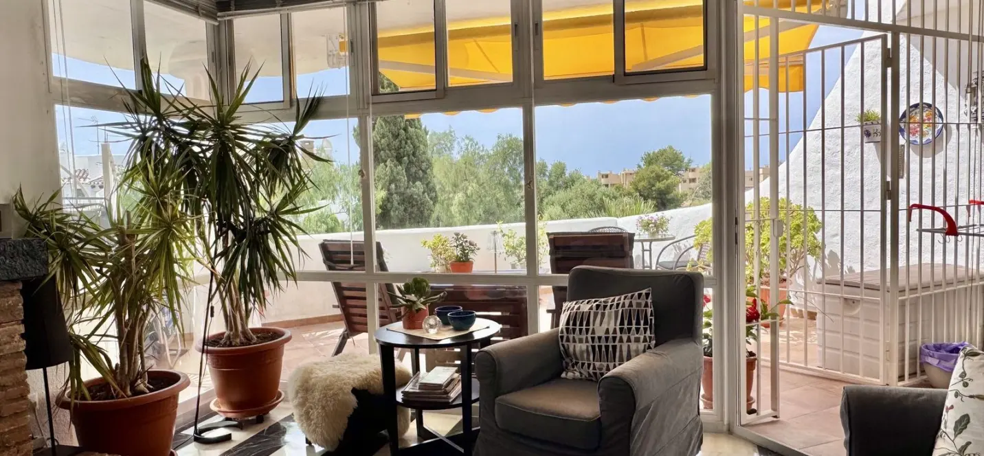 Venta de apartamento en planta baja en Calahonda 4