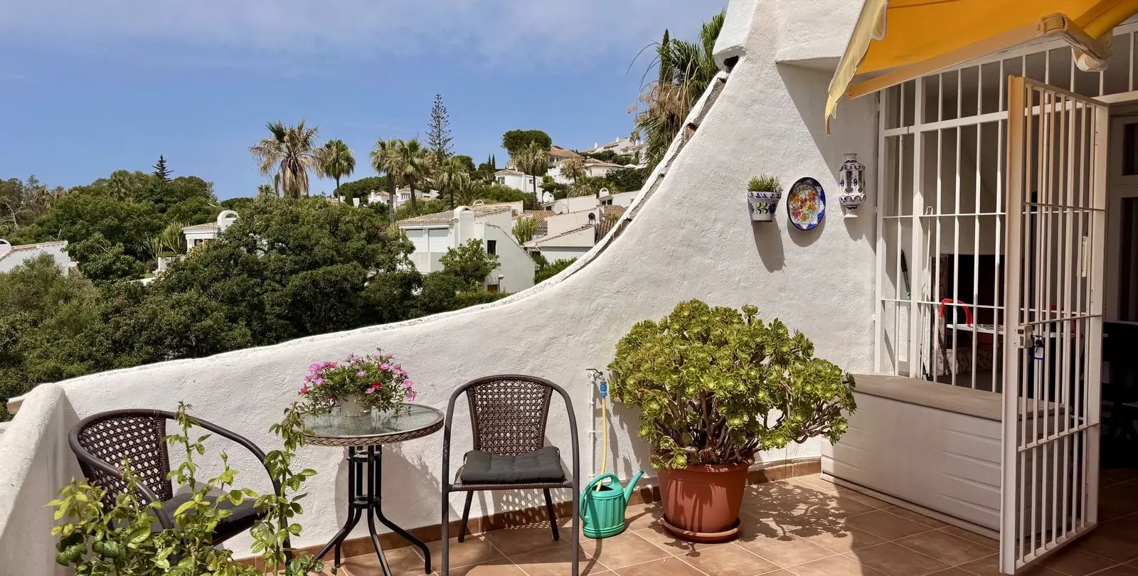 Sale of ground floor apartment in Calahonda 8