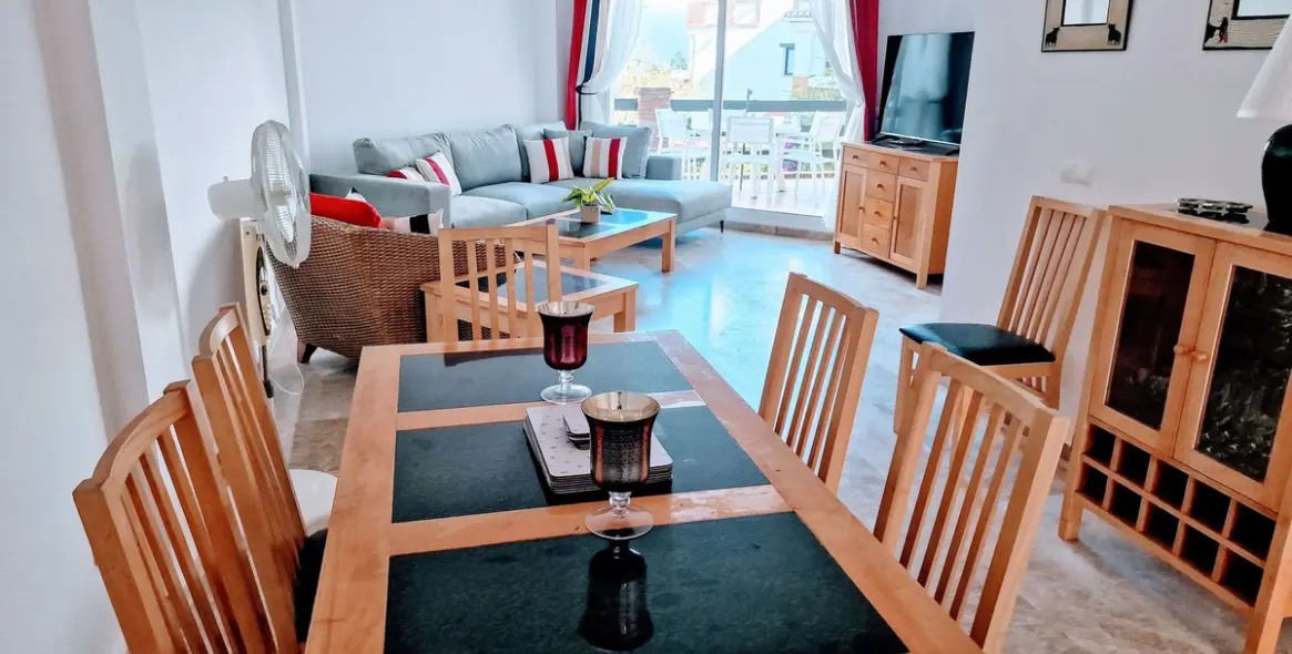 Venta de apartamento en planta media en Calahonda 7