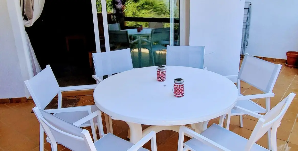 Venta de apartamento en planta media en Calahonda 9