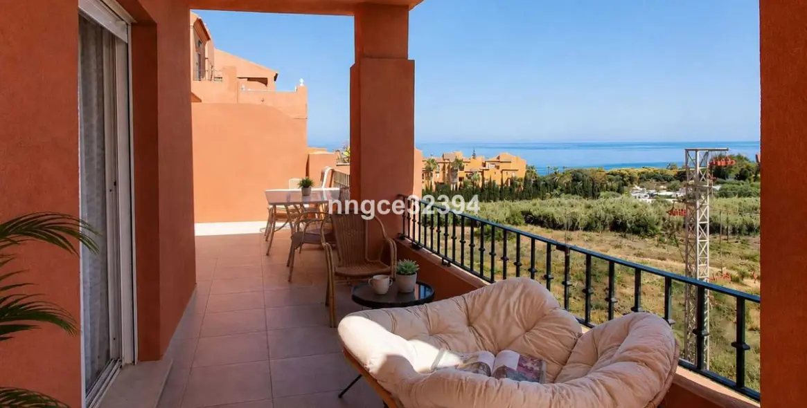 Sale of penthouse in La Duquesa 35