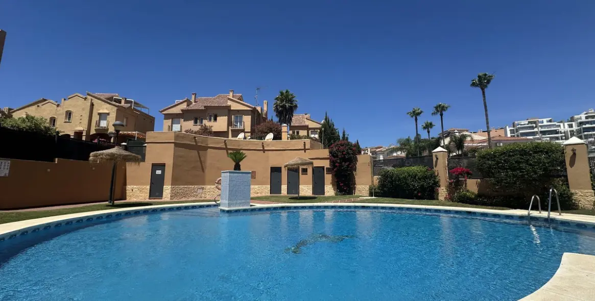Продажа дома на две семьи в Riviera del Sol 1