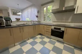 Image 4 thumb