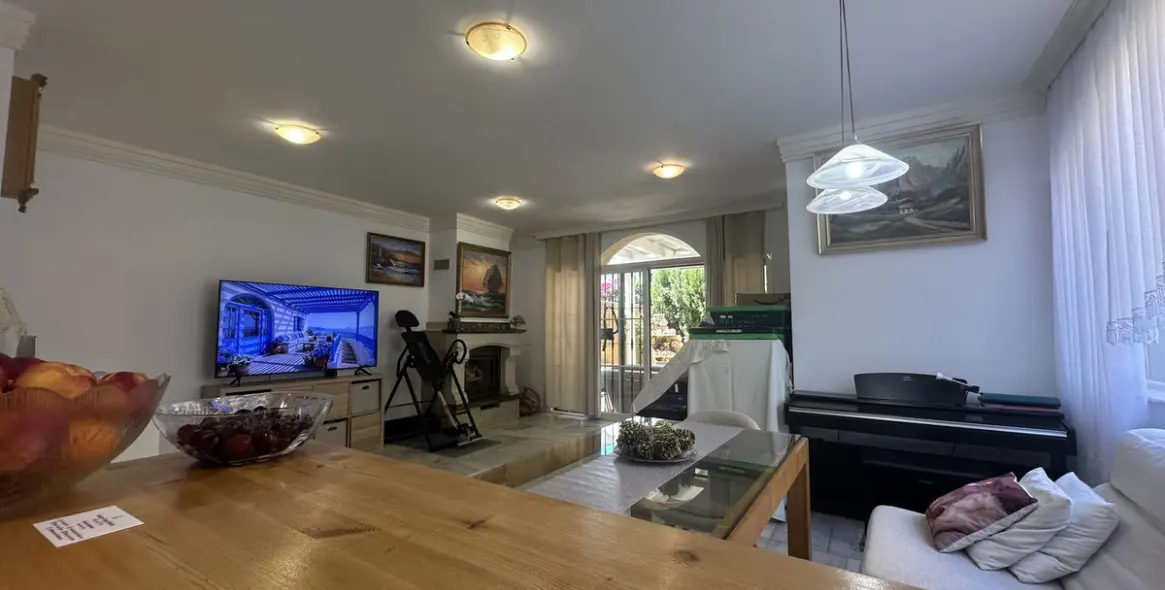 Продажа дома на две семьи в Riviera del Sol 5