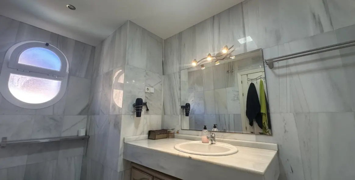 Продажа дома на две семьи в Riviera del Sol 18