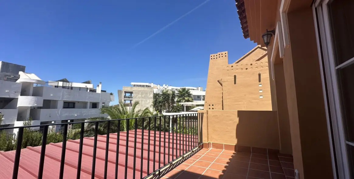 Продажа дома на две семьи в Riviera del Sol 20
