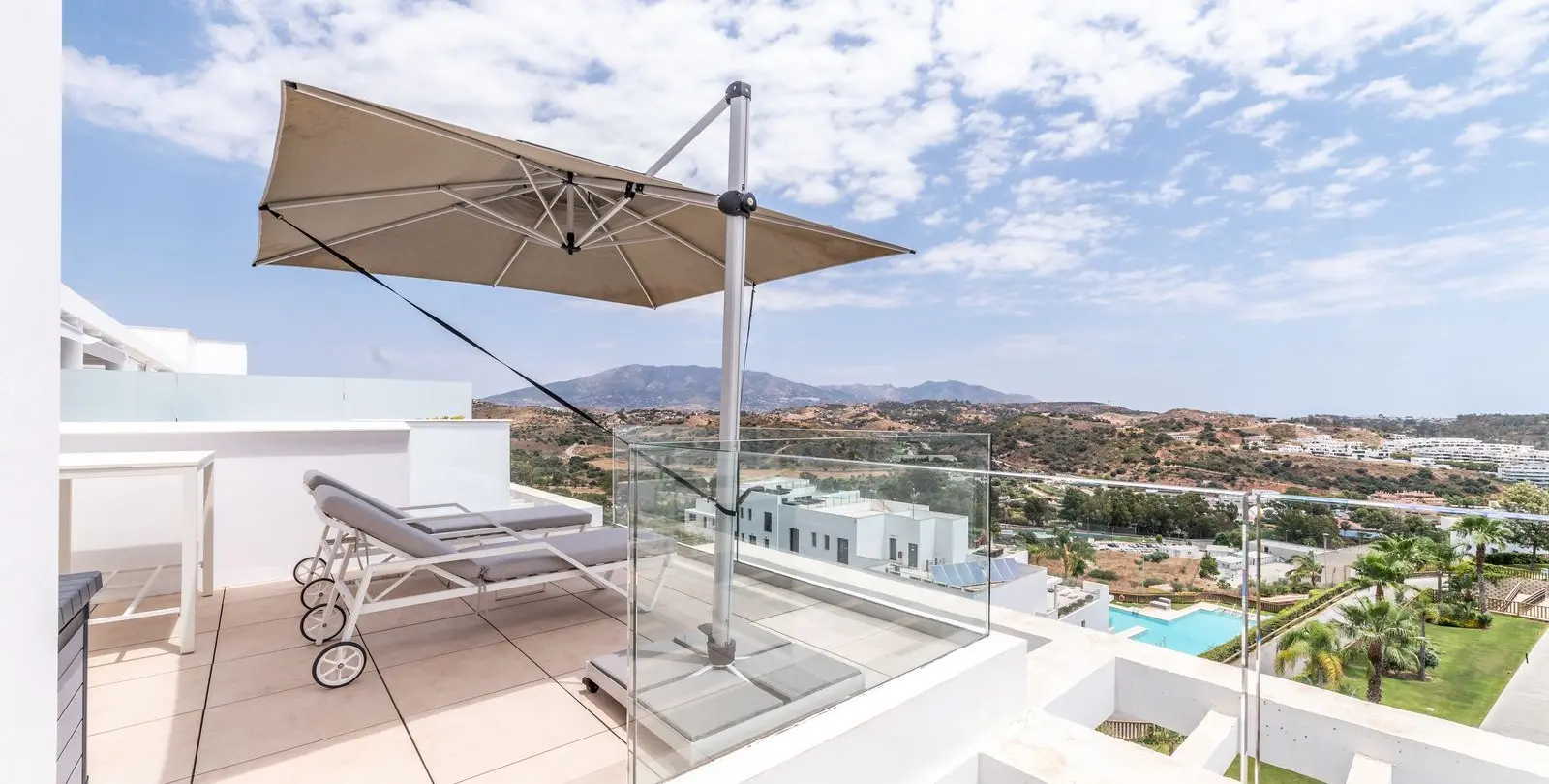 Продажа апартаментов на среднем этаже в La Cala de Mijas 1