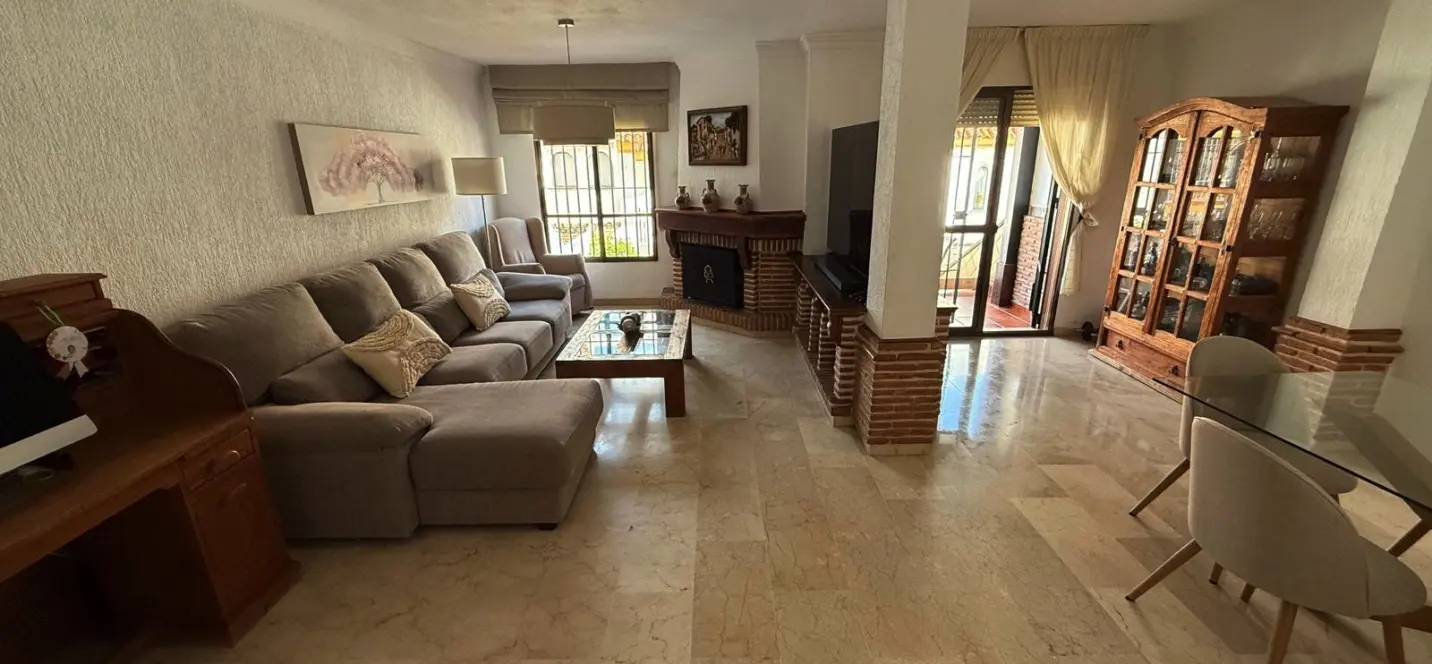 Sale of townhouse in Estepona 1