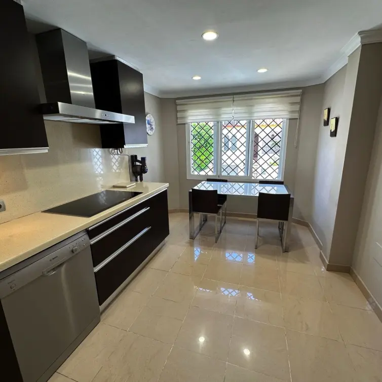 Sale of townhouse in Estepona