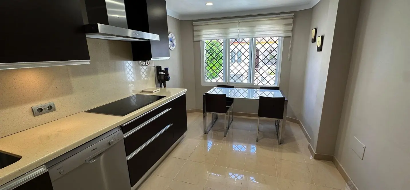 Sale of townhouse in Estepona 4