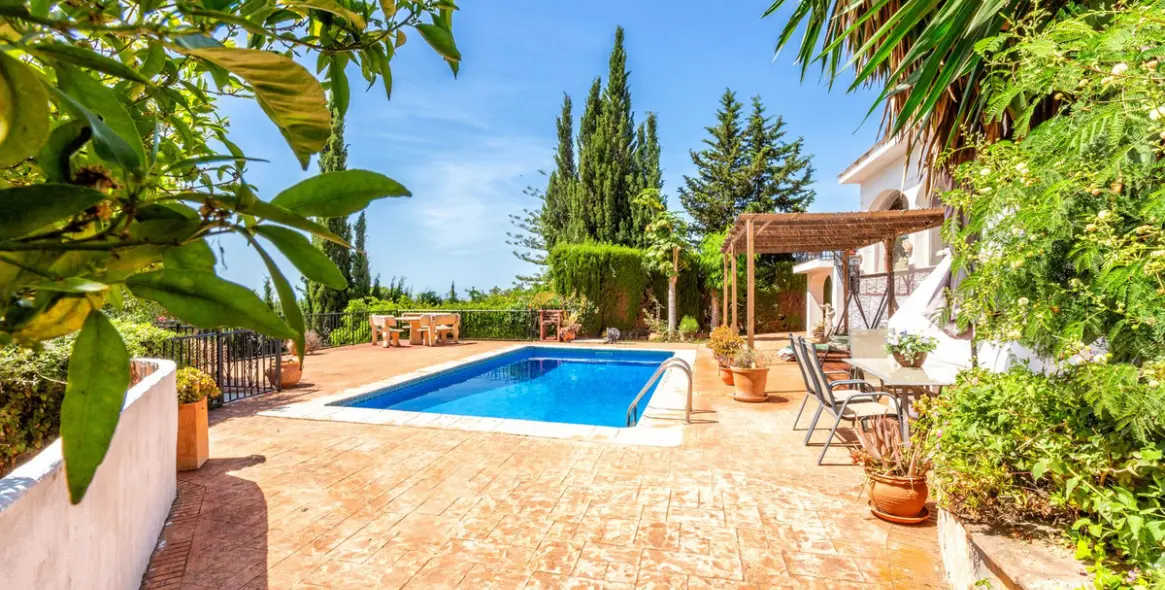 Продажа  отдельно стоящей виллы в Mijas 34