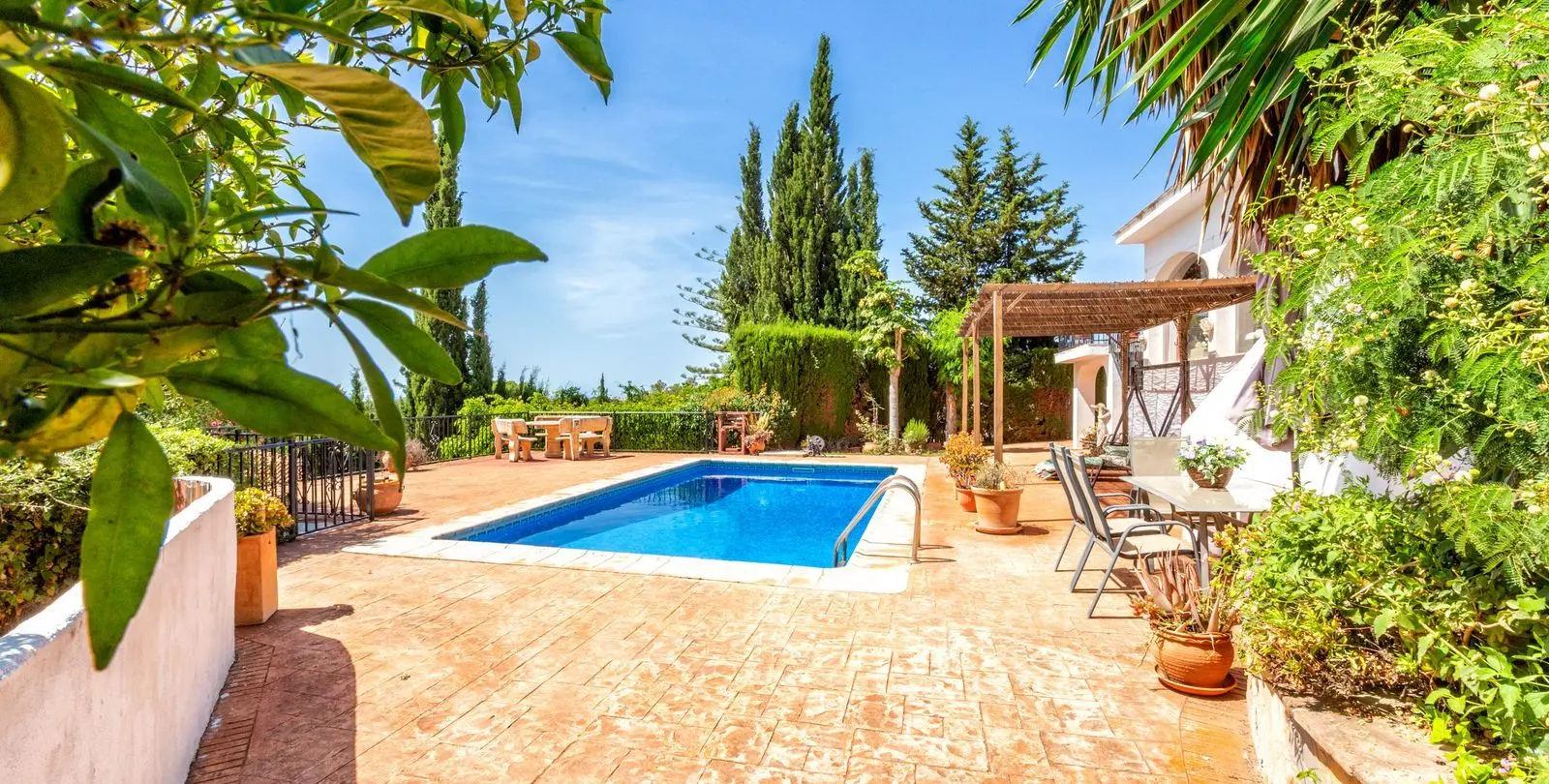 Продажа  отдельно стоящей виллы в Mijas 34
