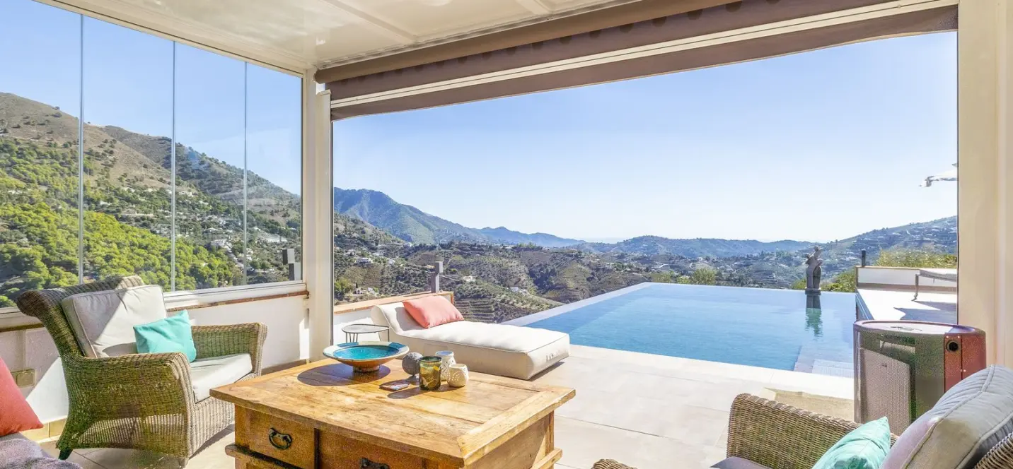 Venta de villa independiente en Cómpeta 1