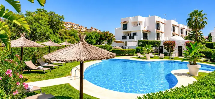 Sale of ground floor apartment in Estepona 0