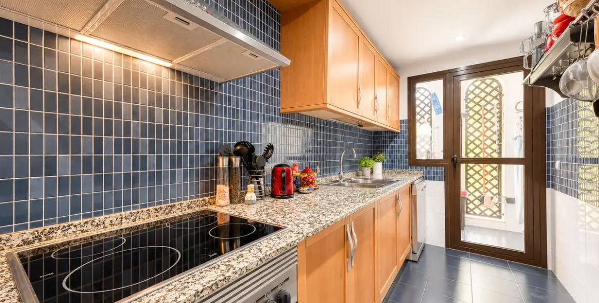 Sale of ground floor apartment in Estepona 8