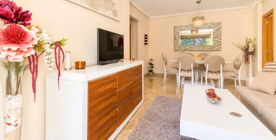 Sale of ground floor apartment in Estepona 10