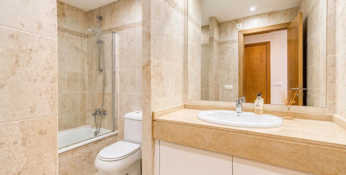 Sale of ground floor apartment in Estepona 15
