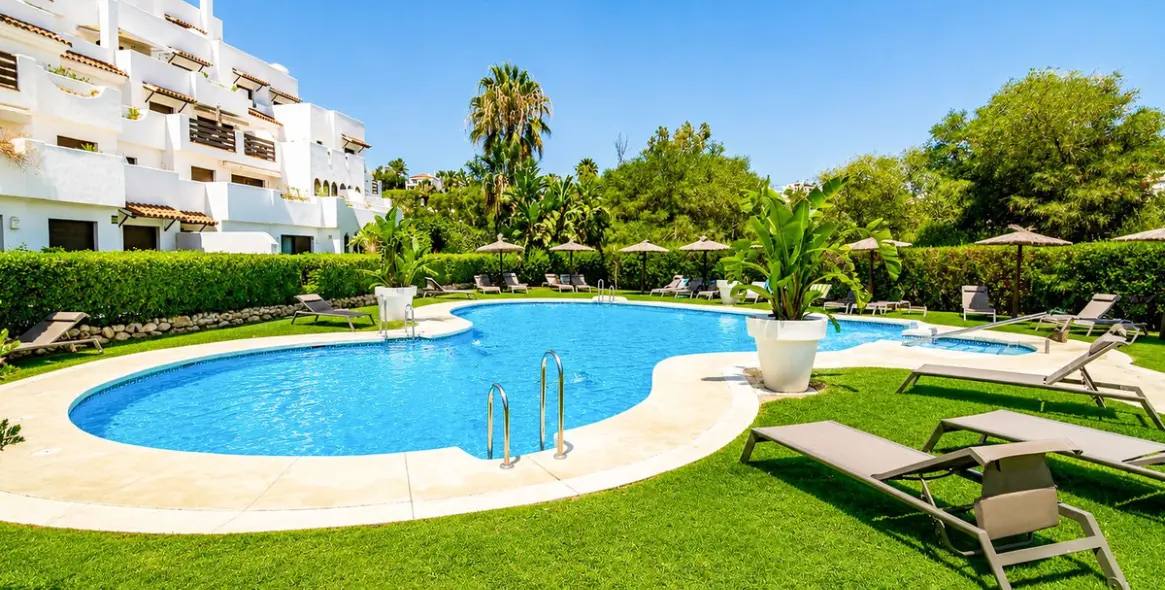 Sale of ground floor apartment in Estepona 24
