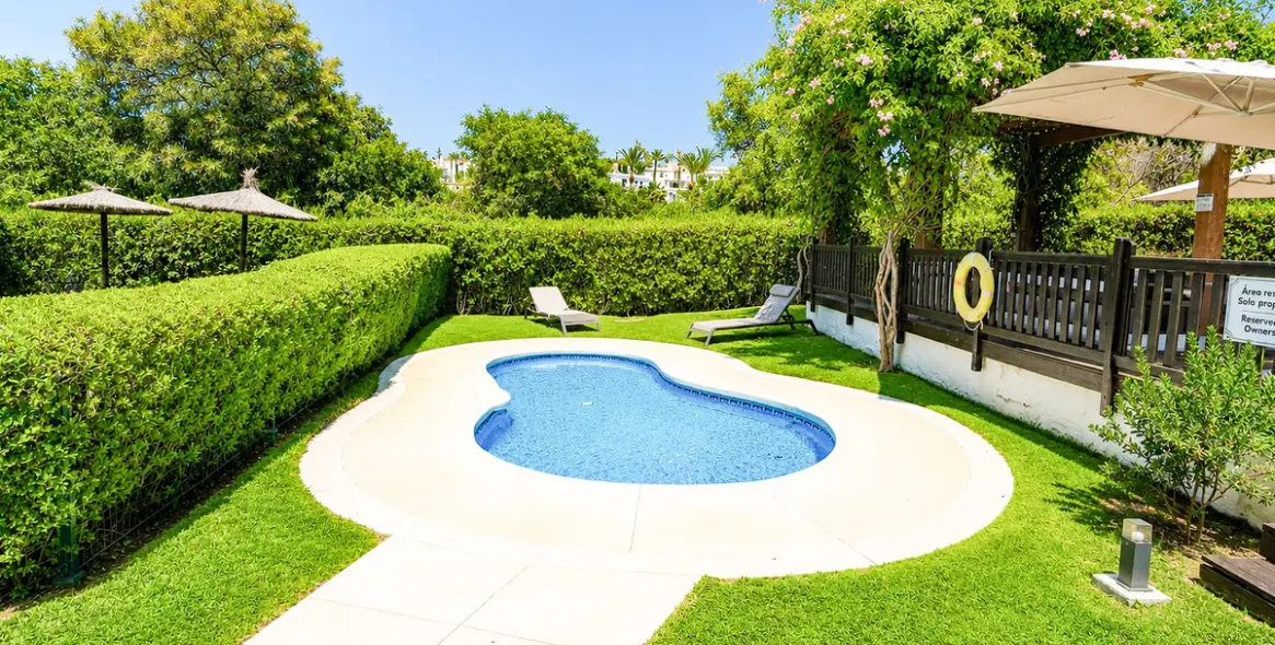 Sale of ground floor apartment in Estepona 25