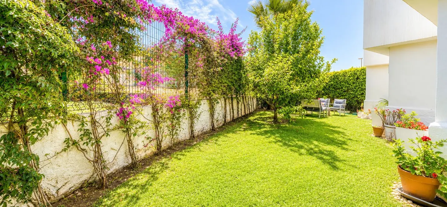 Продажа апартаментов на первом этаже в Estepona 2
