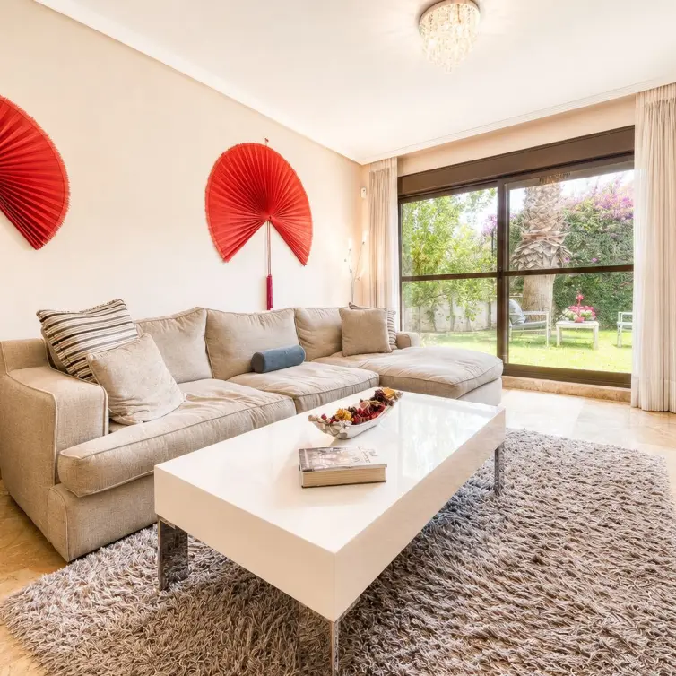 Продажа апартаментов на первом этаже в Estepona
