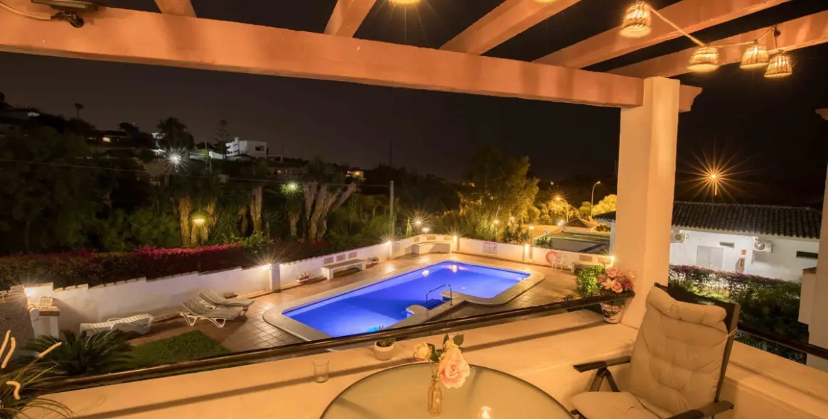 Sale of middle floor apartment in Benalmadena 2