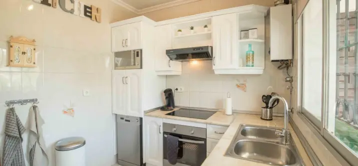 Sale of middle floor apartment in Benalmadena 4