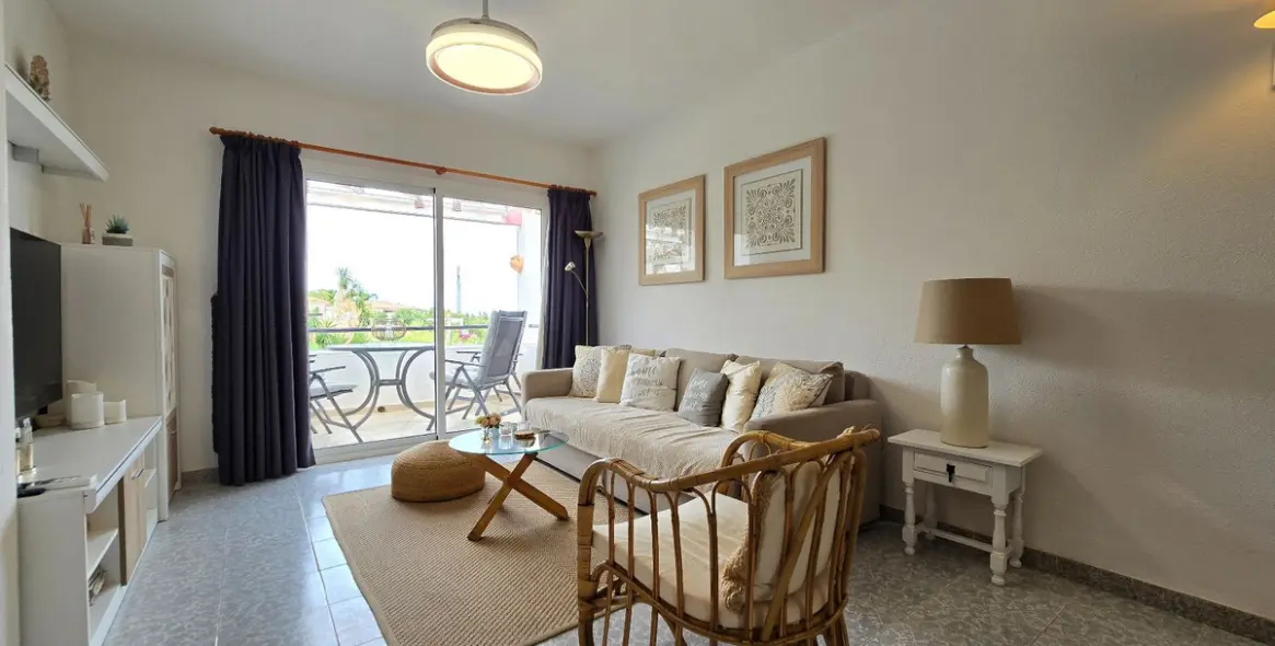 Sale of middle floor apartment in Benalmadena 10