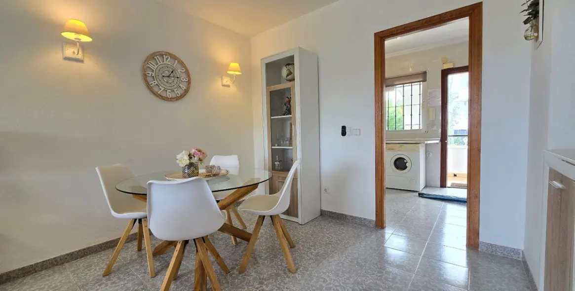 Sale of middle floor apartment in Benalmadena 14