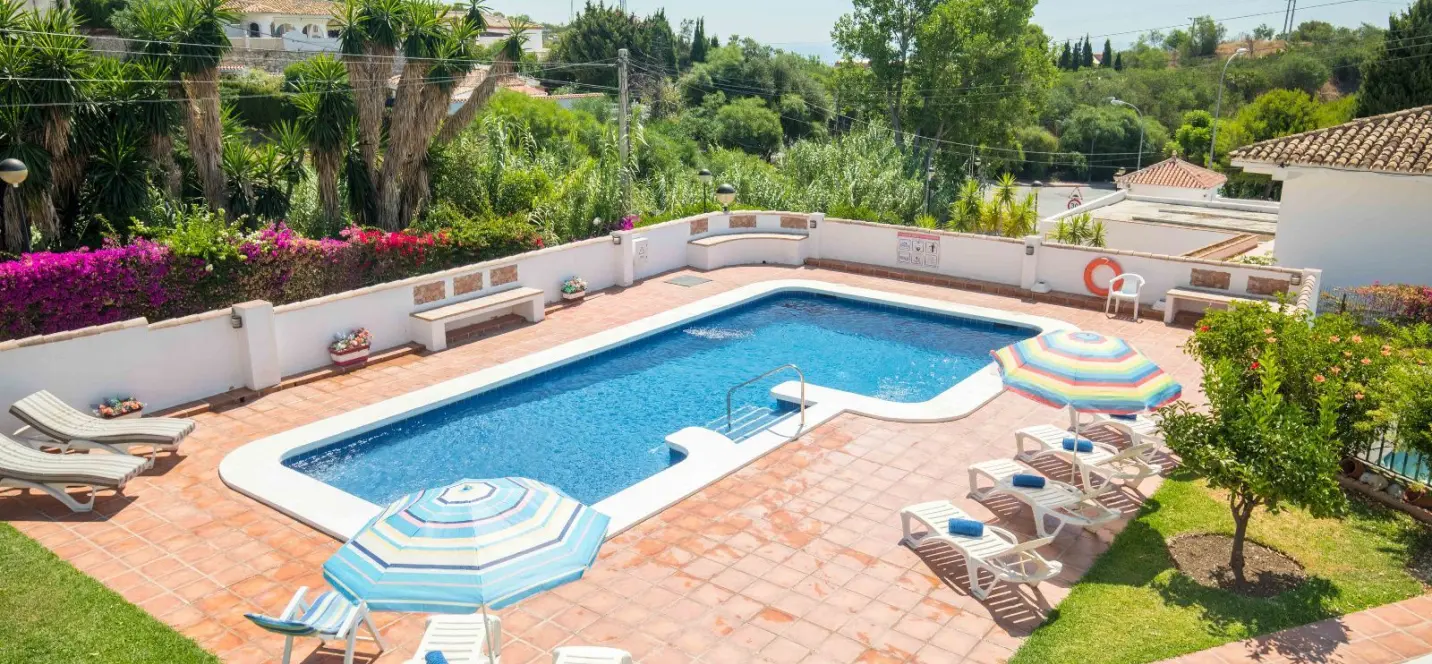 Sale of middle floor apartment in Benalmadena 1