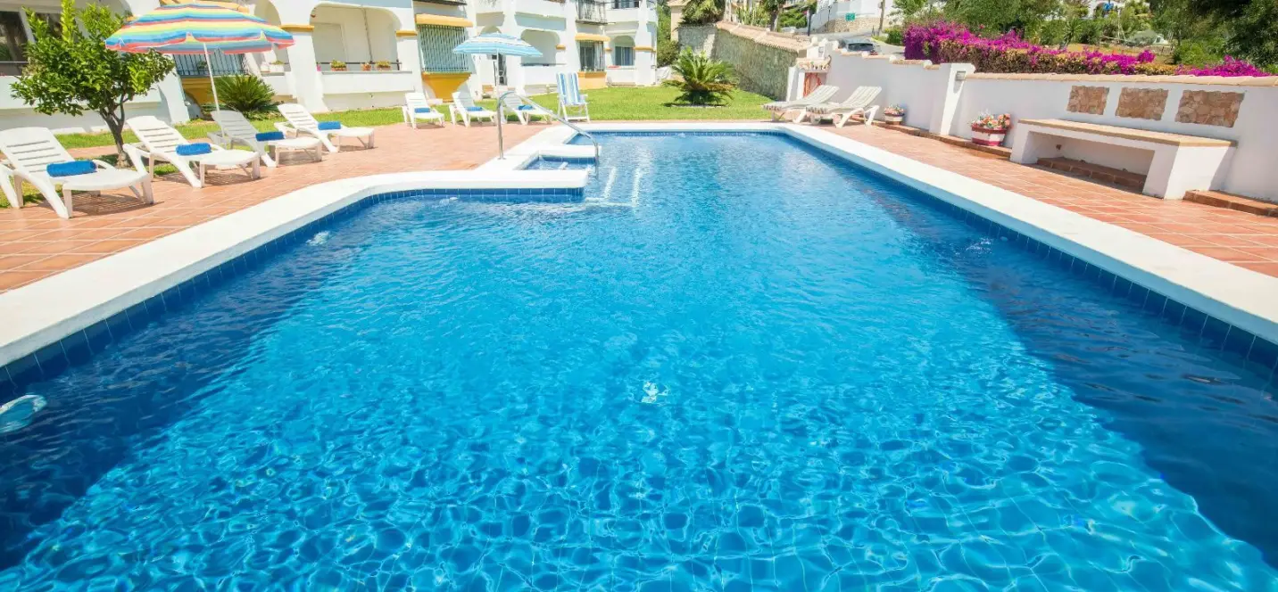 Sale of middle floor apartment in Benalmadena 2