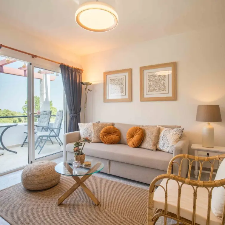 Sale of middle floor apartment in Benalmadena