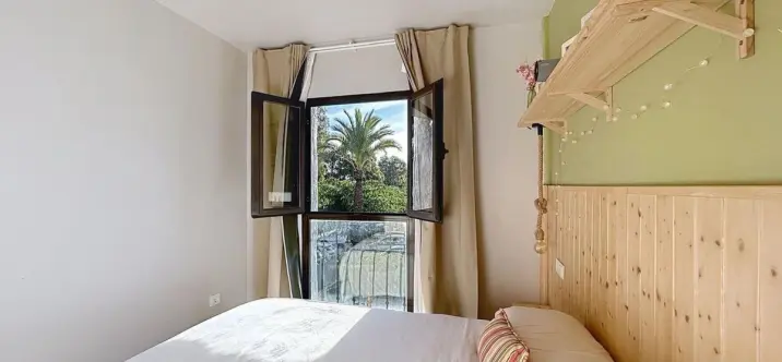 Sale of townhouse in Casares Playa 1
