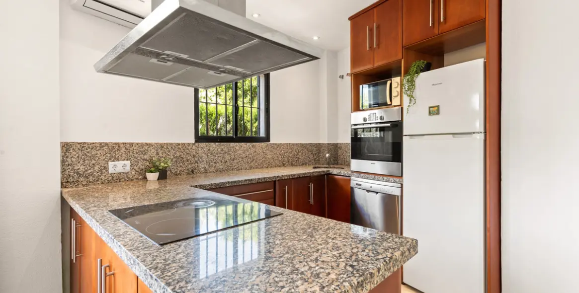 Venta de apartamento en planta baja en Estepona 6
