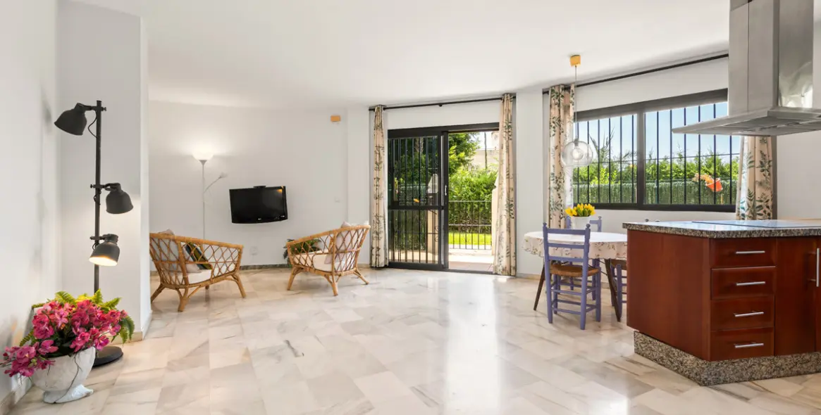 Venta de apartamento en planta baja en Estepona 7