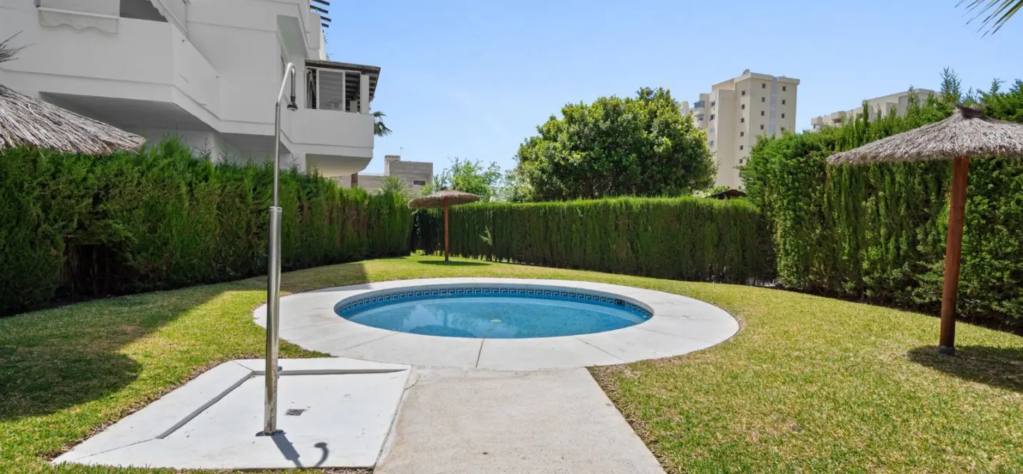 Sale of ground floor apartment in Estepona 0