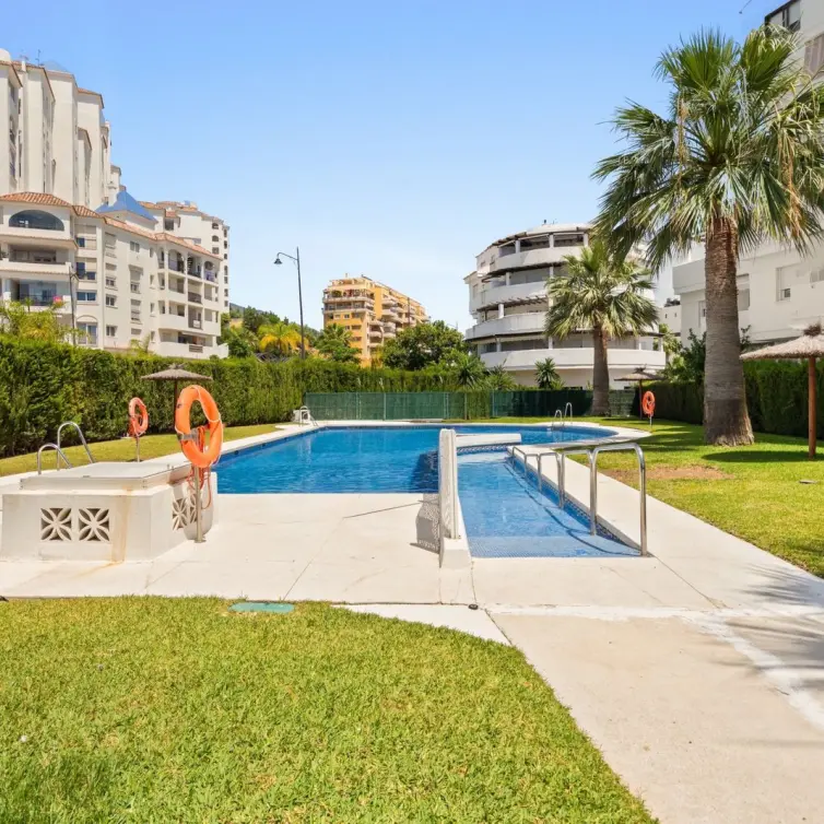 Sale of ground floor apartment in Estepona