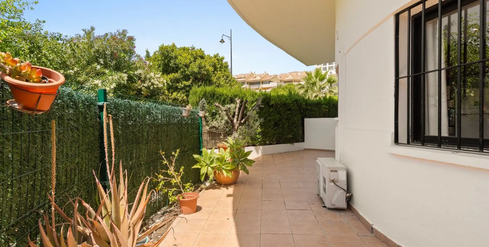 Продажа апартаментов на первом этаже в Estepona 4