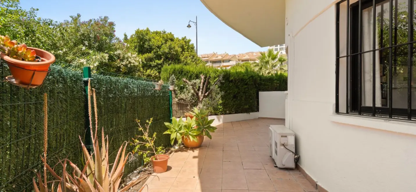 Sale of ground floor apartment in Estepona 3