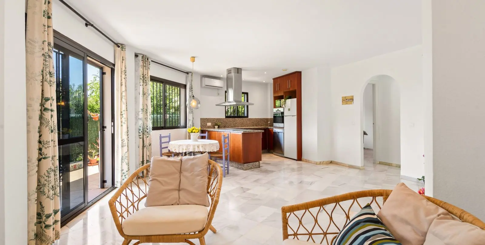 Продажа апартаментов на первом этаже в Estepona 8