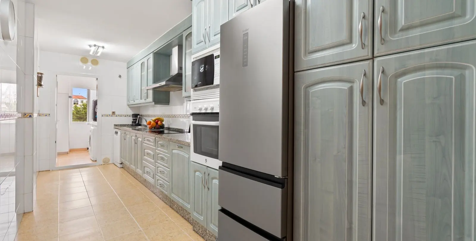Sale of middle floor apartment in Estepona 8